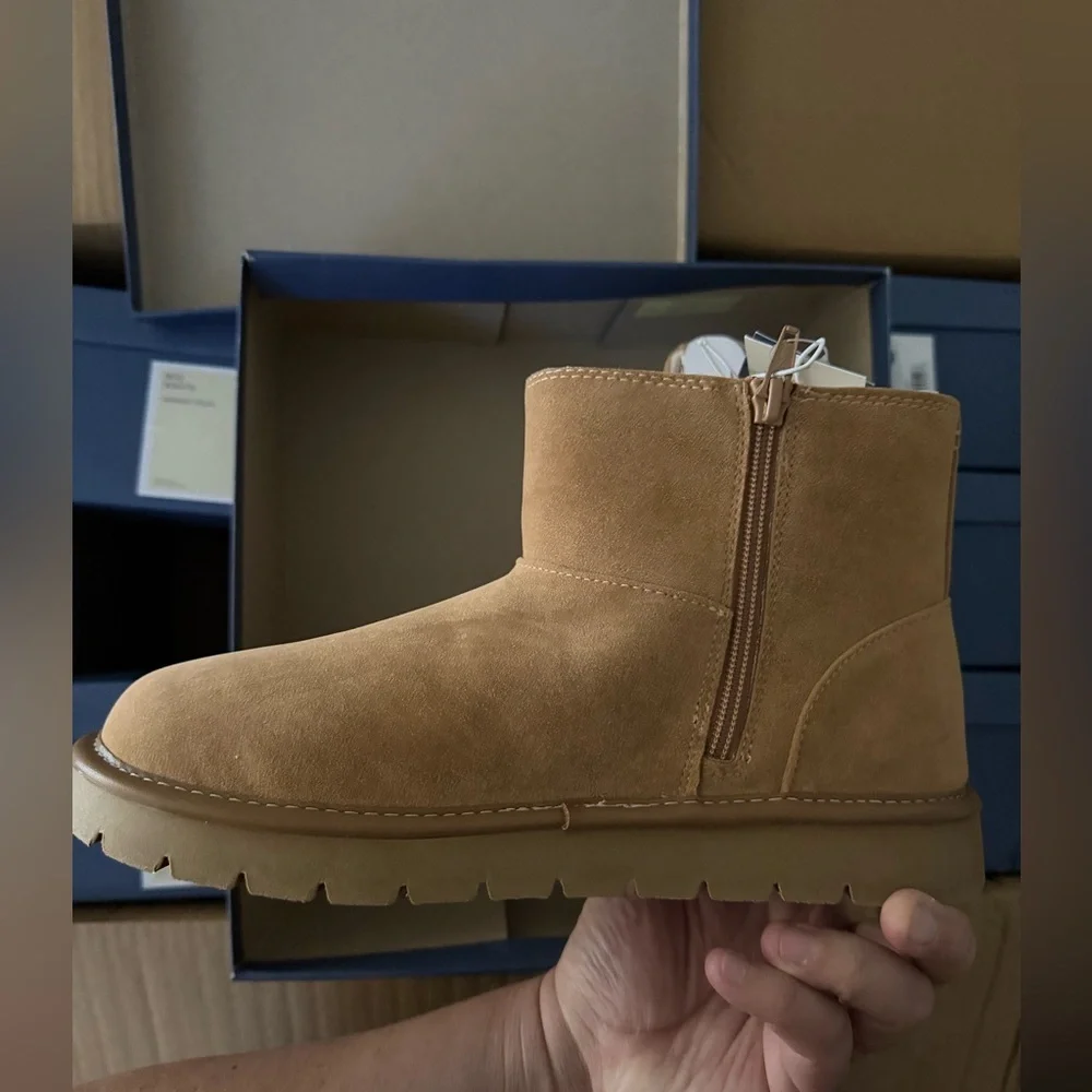 Universal Thread Women’s May Tan Suede  Boots with Memory Foam Insole . Size 9